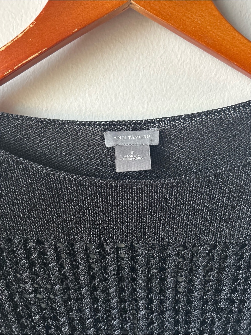 ANN TAYLOR Black Open Knit Boat Neck Sweater 3/4 Sleeve Lightweight Size Small - Picture 4 of 8
